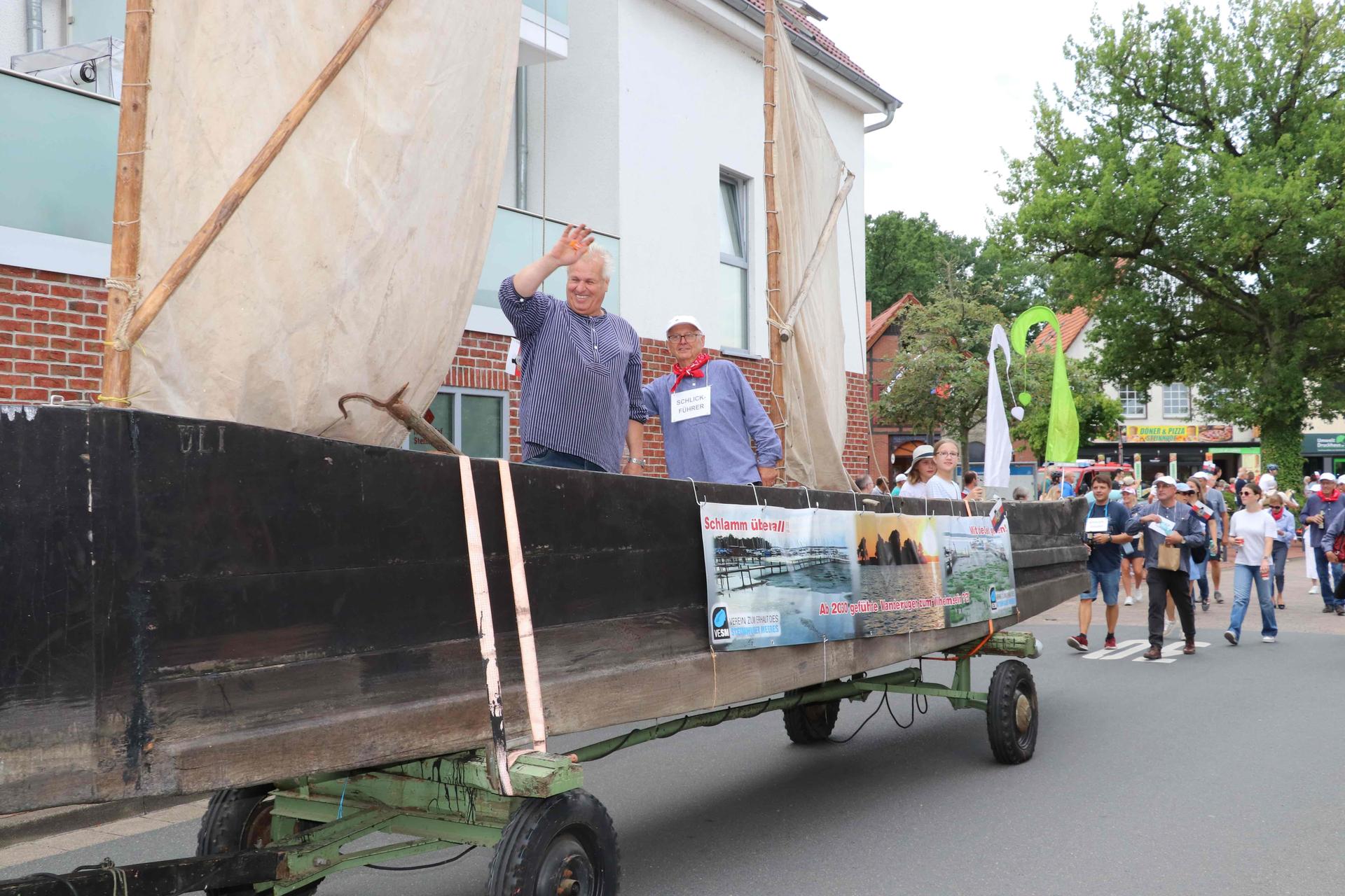 Der historische Umzug: Eindrücke vom Schützenfestsonntag. (Foto: gi)