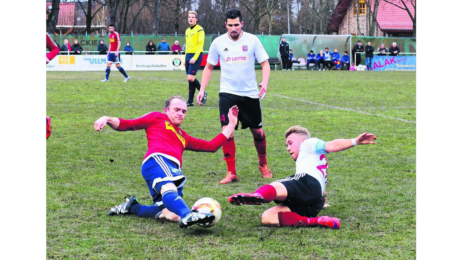 Entlassung nach dem Schlusspfiff (Foto: tau)