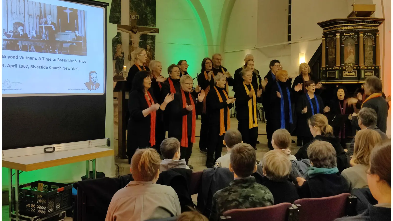 In der Stadtkirche: Der Gospelchor Kum Ba Yah. (Foto: privat)