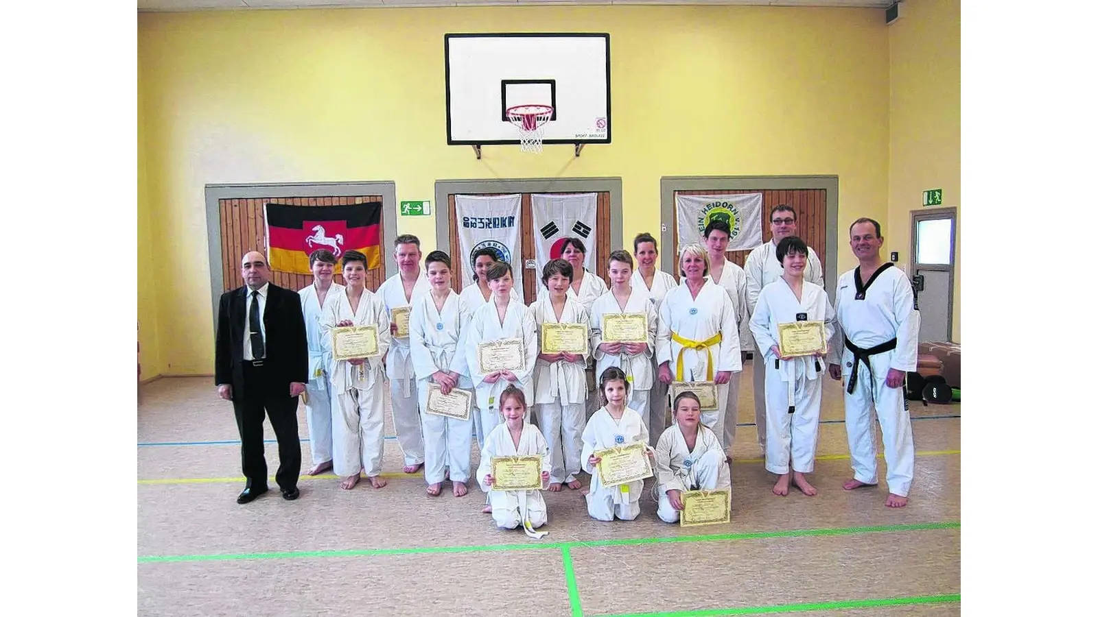 Taekwondo-Prüfung durch Großmeister abgenommen (Foto: gi)