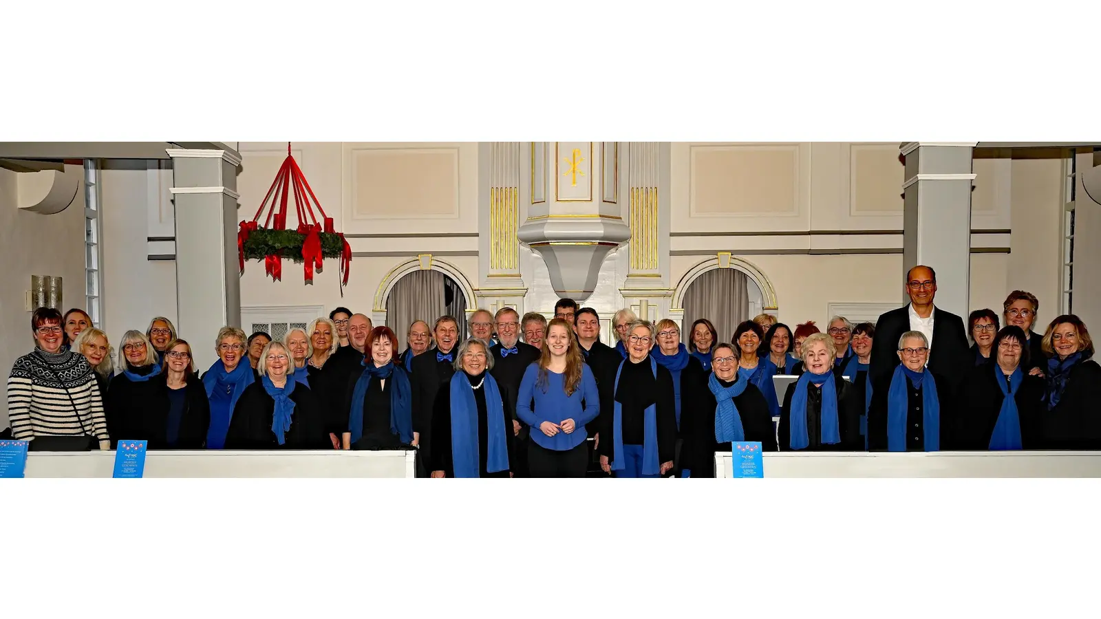 Stehen bereit: Der Chor AufTakt Luthe.