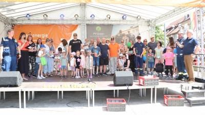 Eindrücke vom Neubürgerempfang, Entenrennen und von der Veranstaltung Wunstorf isst Matjes. (Foto: gi)