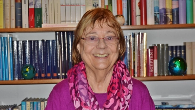 Dagmar König im Gespräch mit dem Schaumburger Wochenblatt. (Foto: ste)