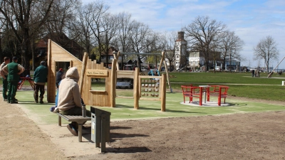 Gelebte Teilhabe: Kaufmannsladen im Steinhuder Kurpark ist auch für Rollstuhlfahrer anfahrbar und nutzbar. (Foto: wb)
