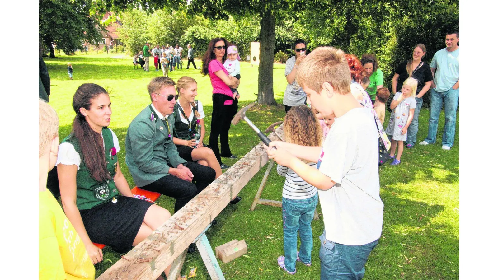 Auch in den Ferien ist die Wiese am Försterteich voll (Foto: gi)