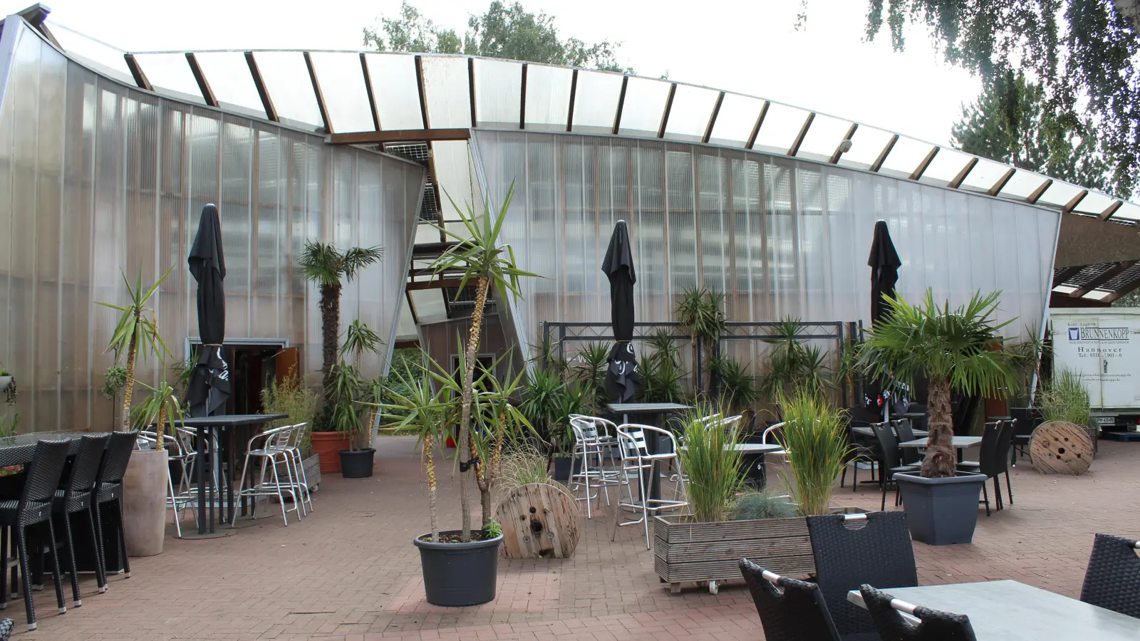 Badeinsel bracht Zukunftsvision: EXPO-Pavillon. (Foto: wb)