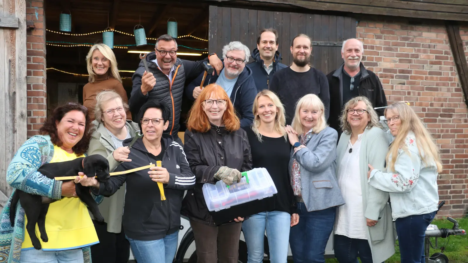 Bereiten sich mit großer Freude vor: Die Darsteller der Theatergruppe Lampenfieber. (Foto: gi)