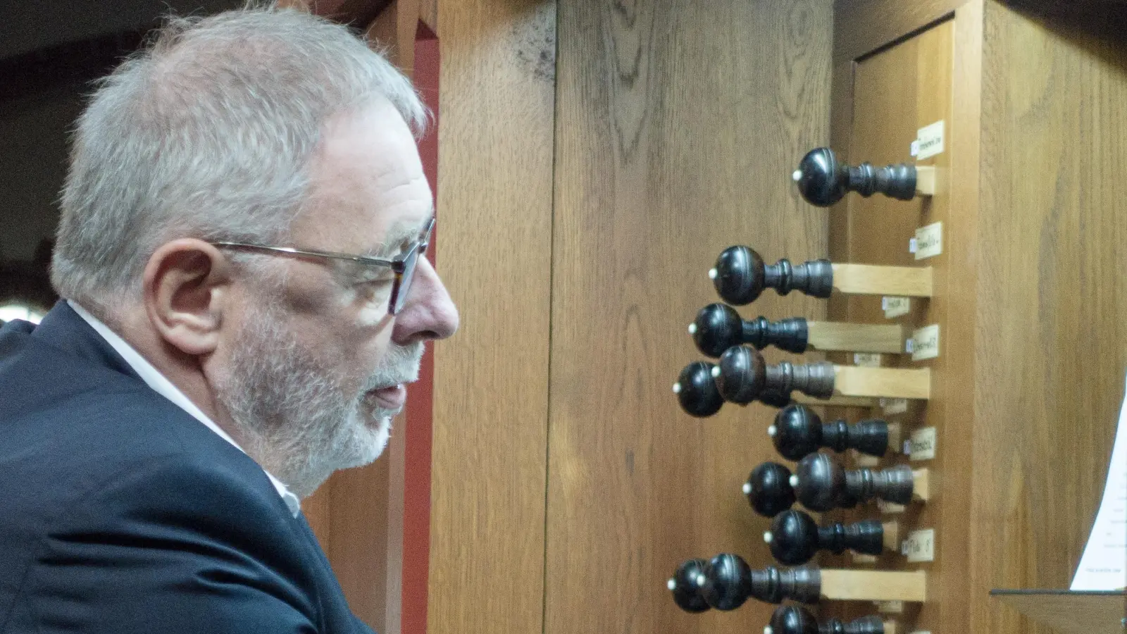 An der Orgel: Hans Bäßler. (Foto: Hans Bäßler)