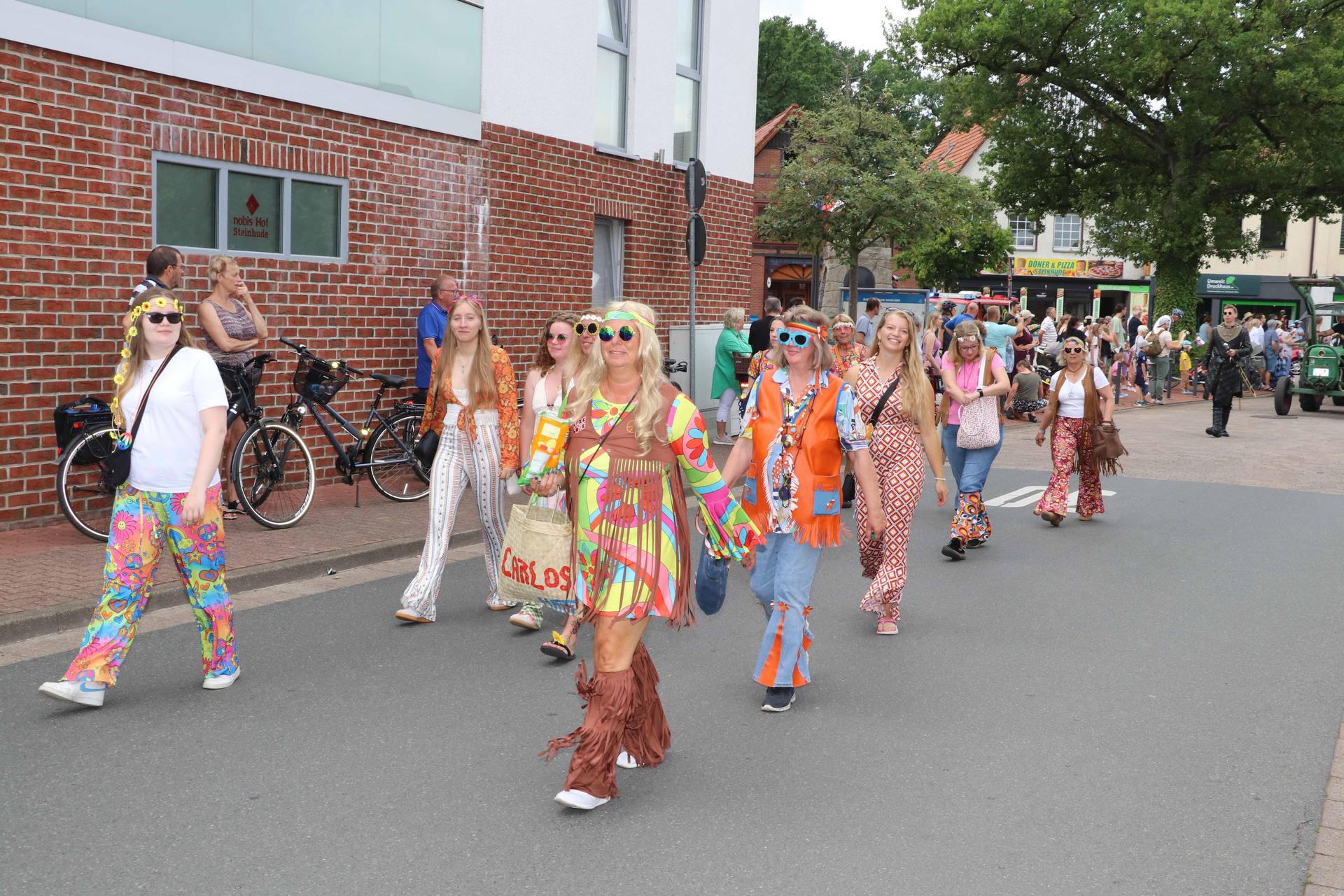 Der historische Umzug: Eindrücke vom Schützenfestsonntag. (Foto: gi)
