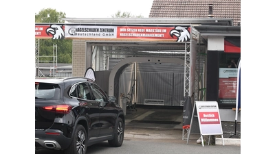 Das Hagelschadenzentrum in Nienstädt rechnet mit über 1000 Begutachtungen vor Ort.  (Foto: nd)