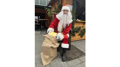Der Weihnachtsmann kommt am Samstag um 15 Uhr.  (Foto: Archiv / nd)