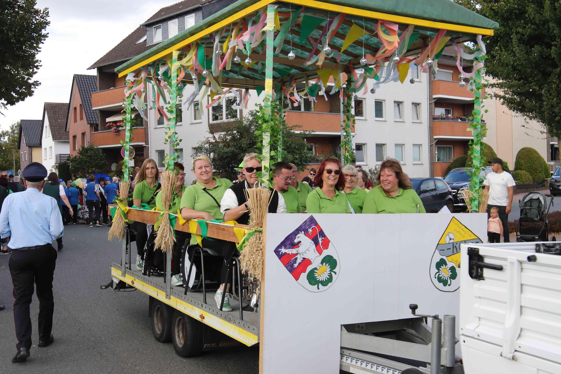 Eindrücke vom großen Festumzug. (Foto: tau)