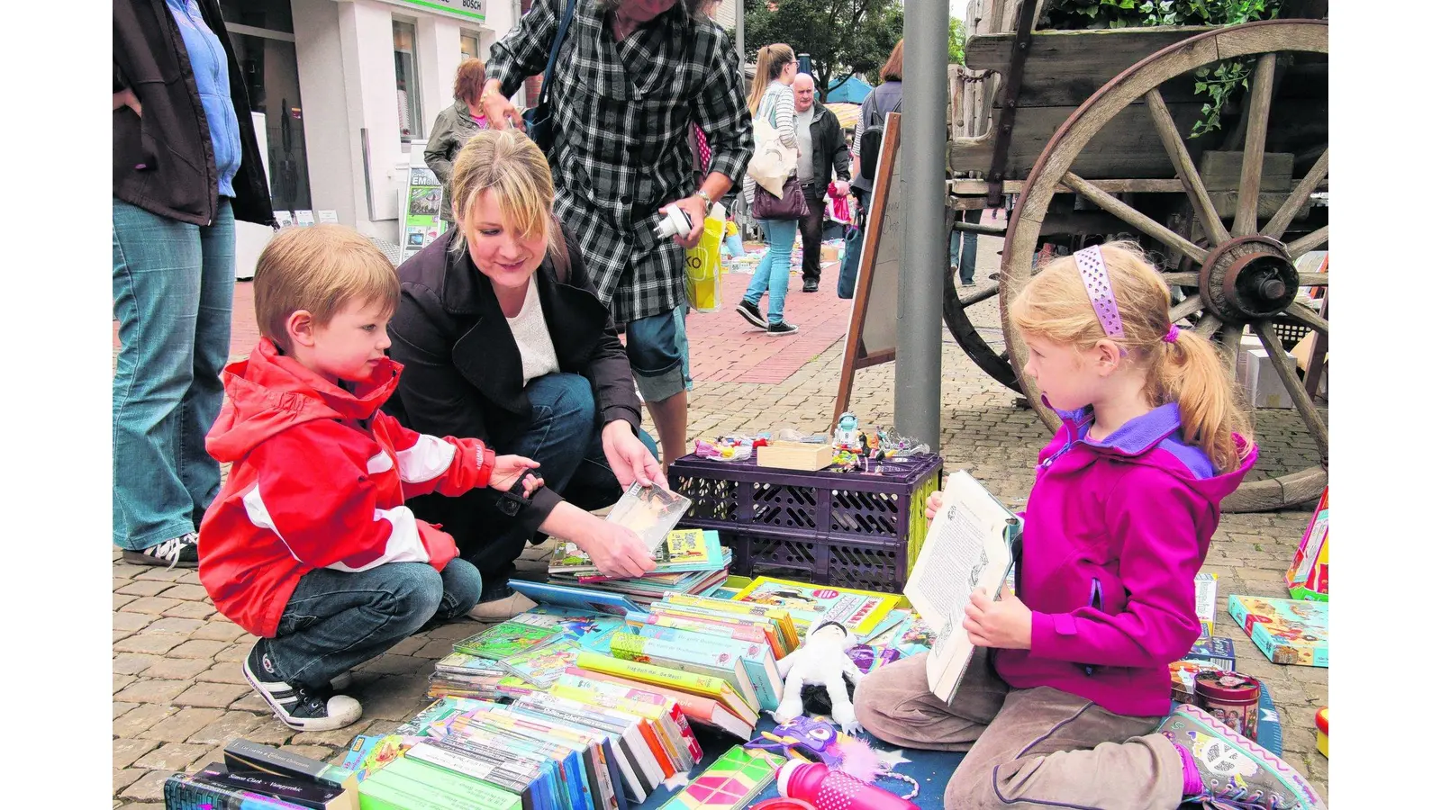 Über 100 Stände beim Innenstadt-Flohmarkt (Foto: gi)