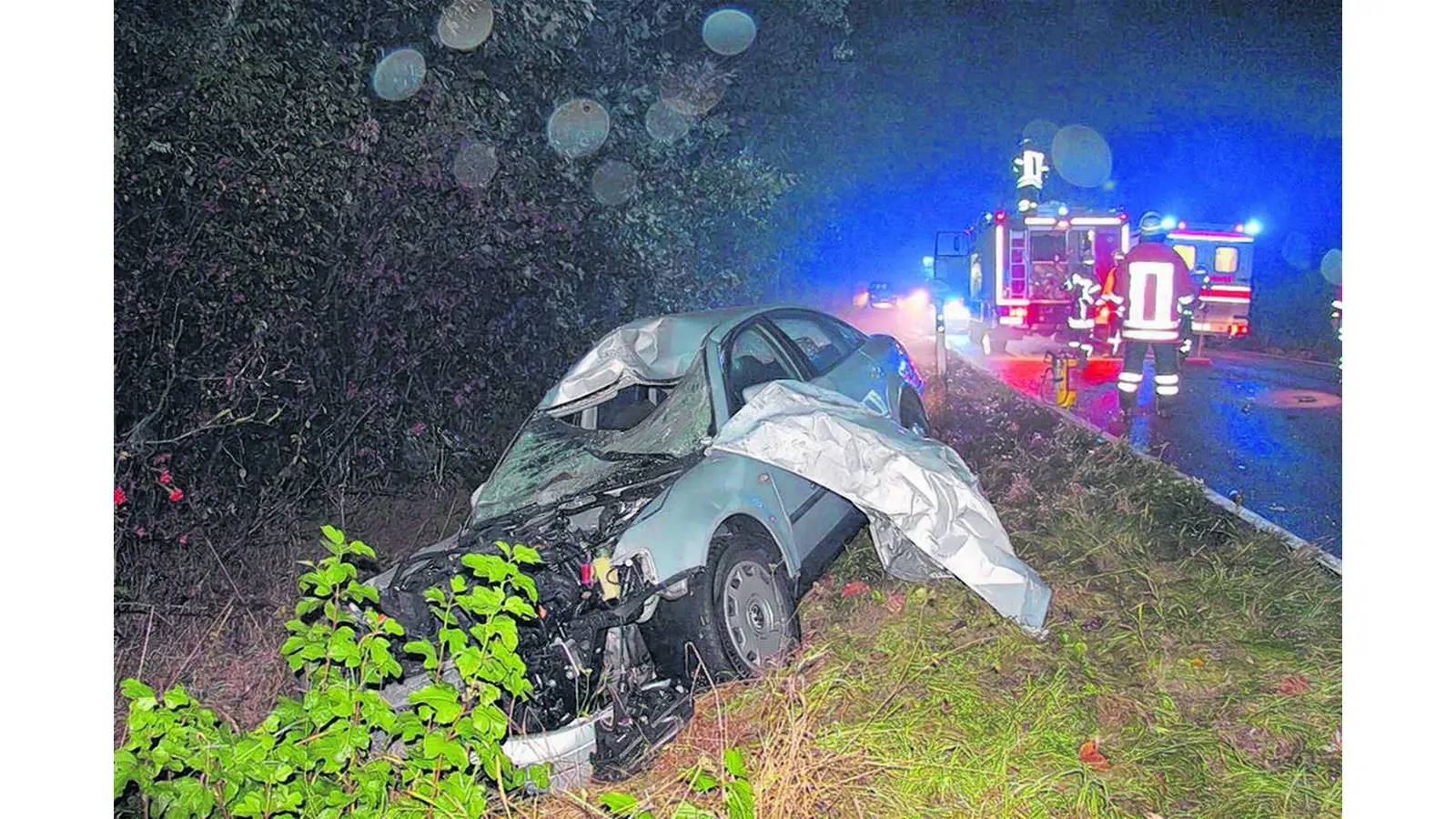 Autofahrer kollidiert mit einem Traktor (Foto: jan)