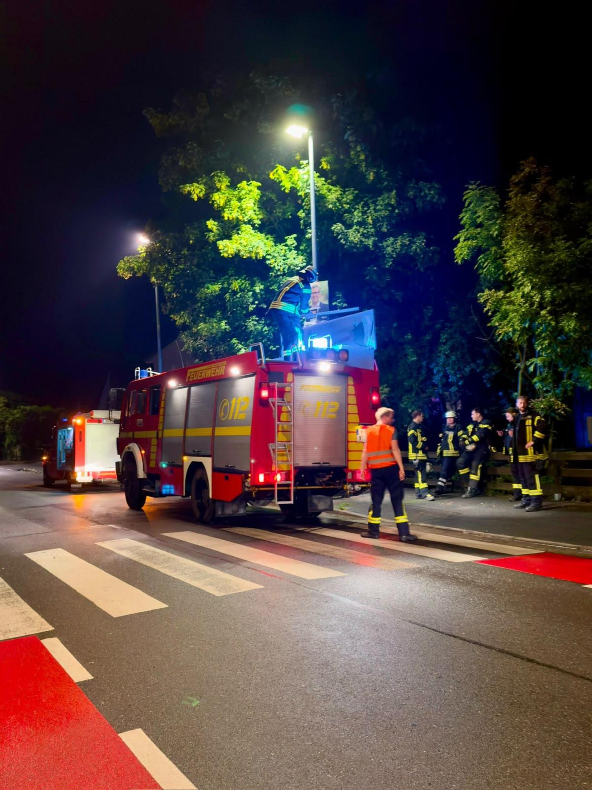 Folgen des Unwetters: Die Feuerwehr im Einsatz. (Foto: Feuerwehr)