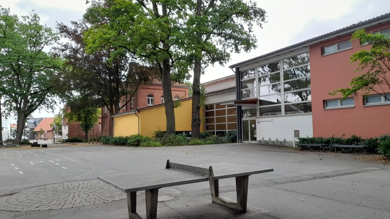 Soll erst 2028/29 in den offenen Ganztag starten: Grundschule Steinhude.<br> (Foto: wb)
