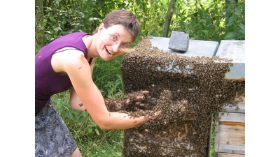 Die Imkerei trägt zum Umwelt- und Natur- und damit auch zum Wildbienenschutz bei, so Dr. Pia Aumeier, Imkerei-Fachfrau. (Foto: Borchers, Bastian)