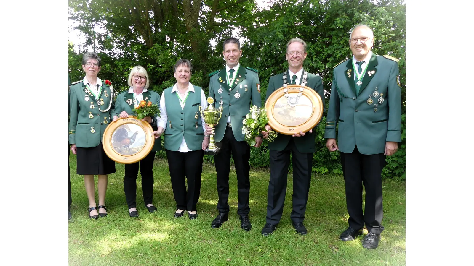 v.li. Königshaus: Bärbel Matthias, Karin Groß, Anita Wehrhahn, Oliver Matthias, Ralf Systermans, Burkhard Matthias. (Foto: Fotos: G. Berger – Arnd)
