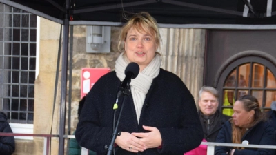 Marja Völlers auf einer Großdemonstration in Stadthagen (Archivbild: ab)