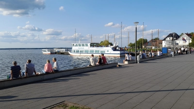 Hier heißt es Leinen los: Anleger Steinhuder Personenschifffahrt. (Foto: wb)