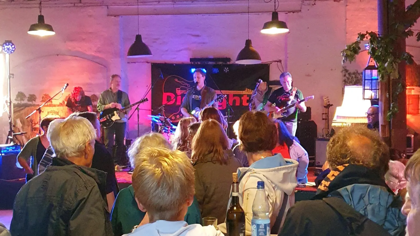 Geben wieder ein Konzert: Die Lights im Kuhstall bei Stille am See. (Foto: privat)