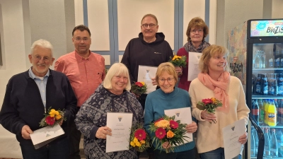 Die Geehrten (v.li.): Peter Thiele, Mario Seegers, Andrea Koch, Michael Hahn, Ina Boser, Marion Kaser und Ilona Hesse. (Foto: privat)