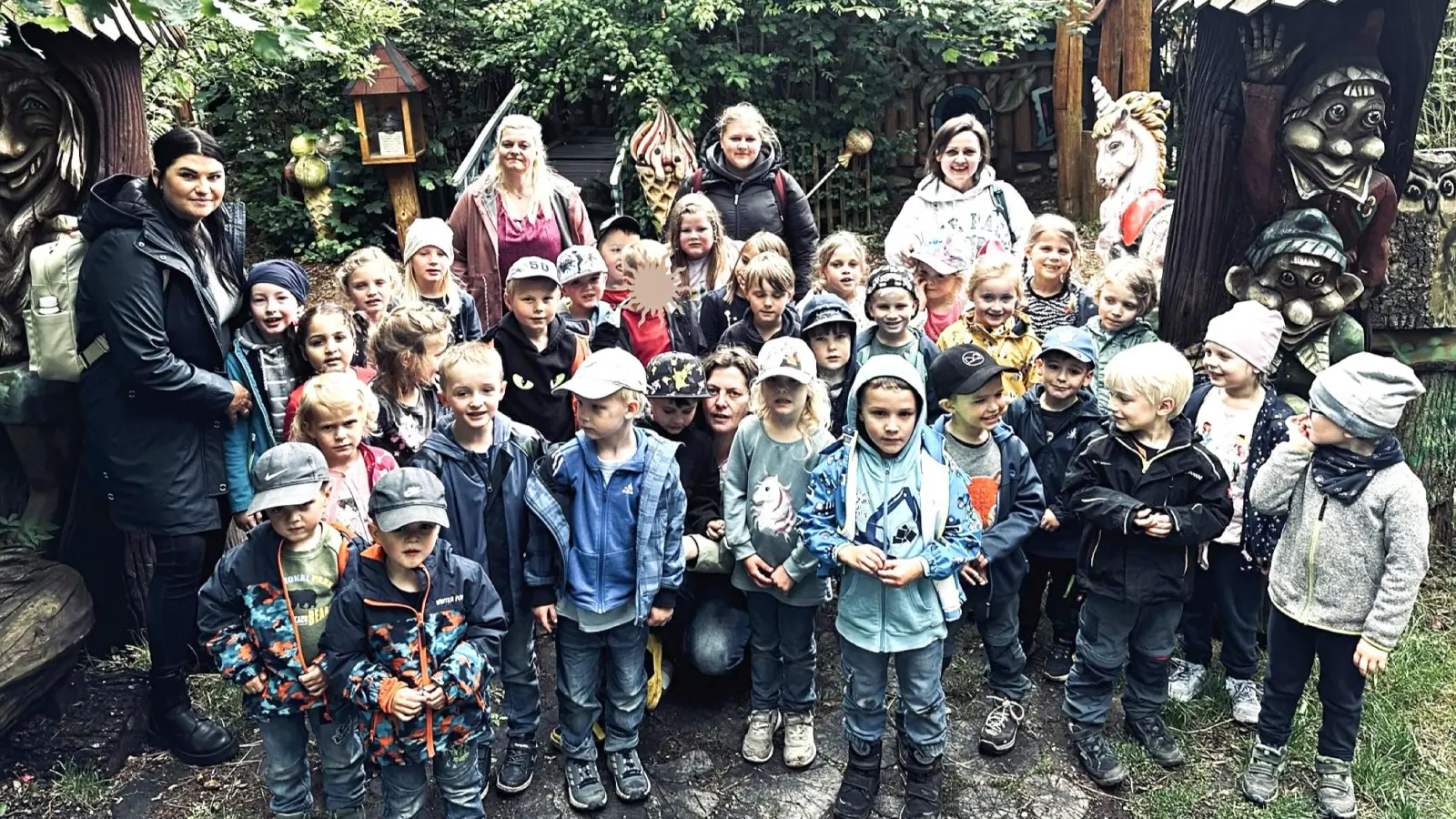 Die Kinder Kita Kunterbunt im Zauberwald Familienpark Sottrum.  (Foto: Samtgemeinde Rodenberg)