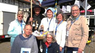 Die Gästeführer (v.li.): Anette Wöltje, Gerold Finke, Dieter Kohser, Gertrud Kahlert, Birgit Seehausen, Roswitha Kranz und Heino Schwarzenburg. (Foto: gi)