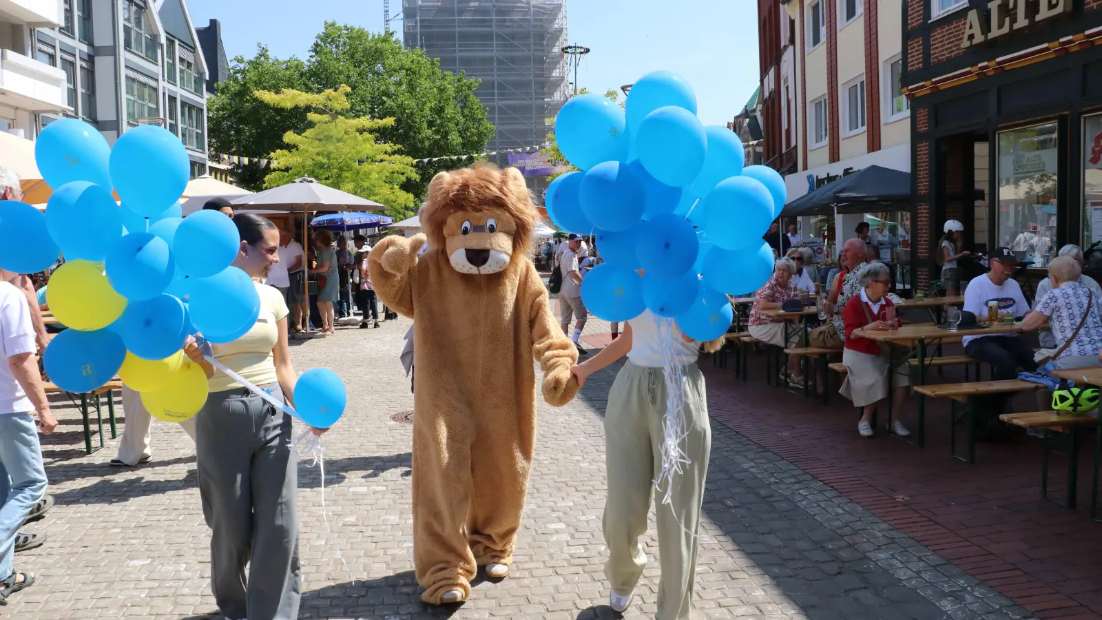Eindrücke vom Neubürgerempfang, Entenrennen und von der Veranstaltung Wunstorf isst Matjes. (Foto: gi)