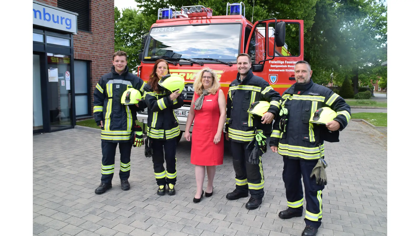 Tanja Rösler (Mitte) freut sich mit Lukas Vehling, Melanie Much, Christian Wilkening und Torsten Bartusch (v.l.n.r.)  (Foto: ab)