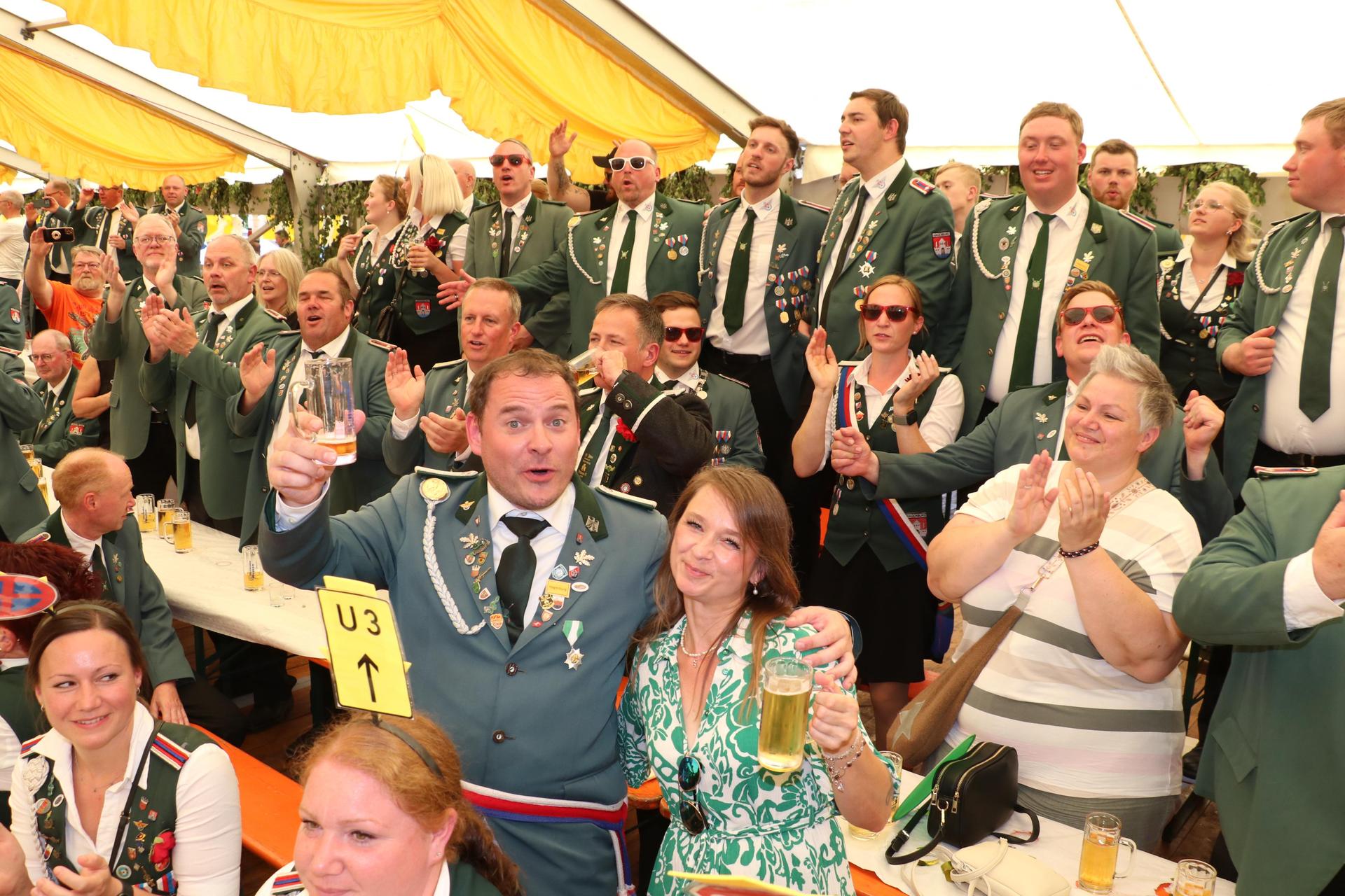 Bildergalerie zum Schützenfest in Hagenburg. (Foto: gi)