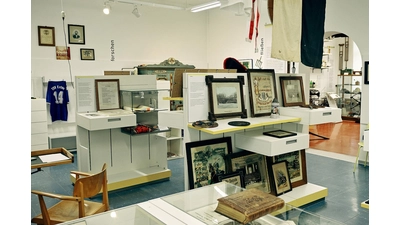 Ob traditionelles Handwerk, historisches Mobiliar oder Alltagsgegenstände aus Haushalt und Landwirtschaft: Die Ausstellung macht Dorfkultur anschaulich, greifbar und lebendig.  (Foto: Christoph Ehleben)