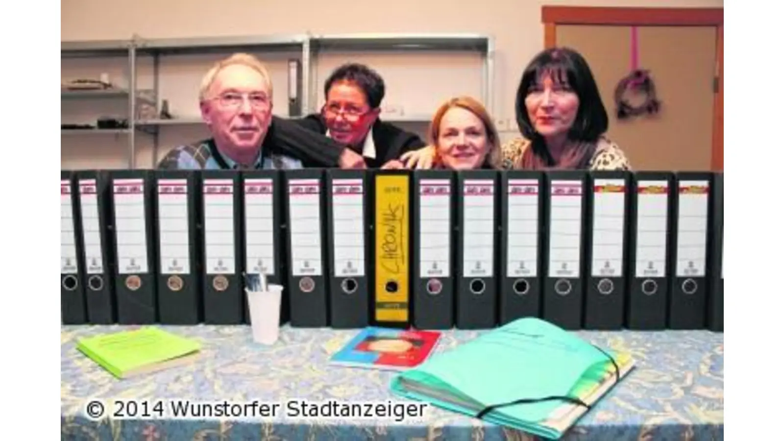 Die Aktenordner mit Geschichten füllen (Foto: jan)