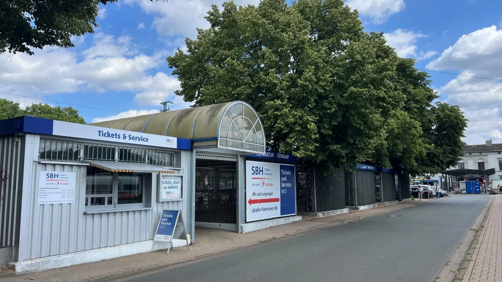 Hier gibt es jetzt Zugtickets und Reiseberatung: Ehemalige Fahrradstation am Bahnhof. (Foto: privat)