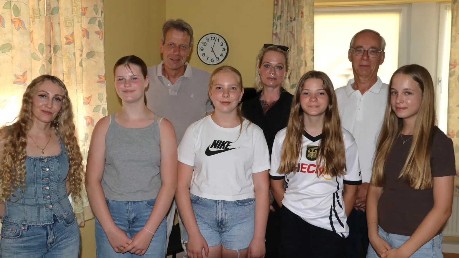 Abschluss des WenDo-Kurses mit einigen Teilnehmerinnen.  (Foto: gi)