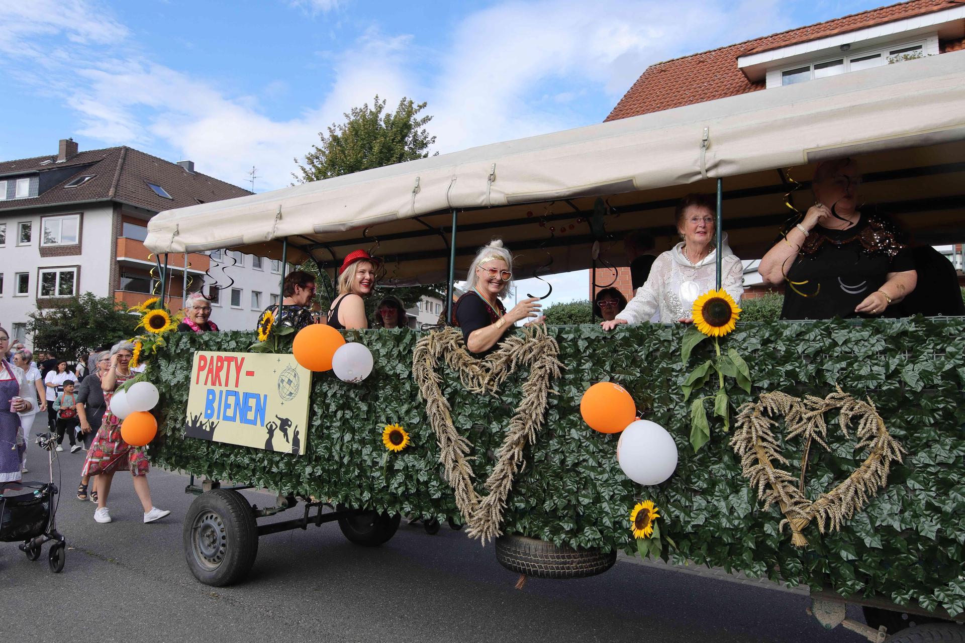 Eindrücke vom großen Festumzug. (Foto: tau)