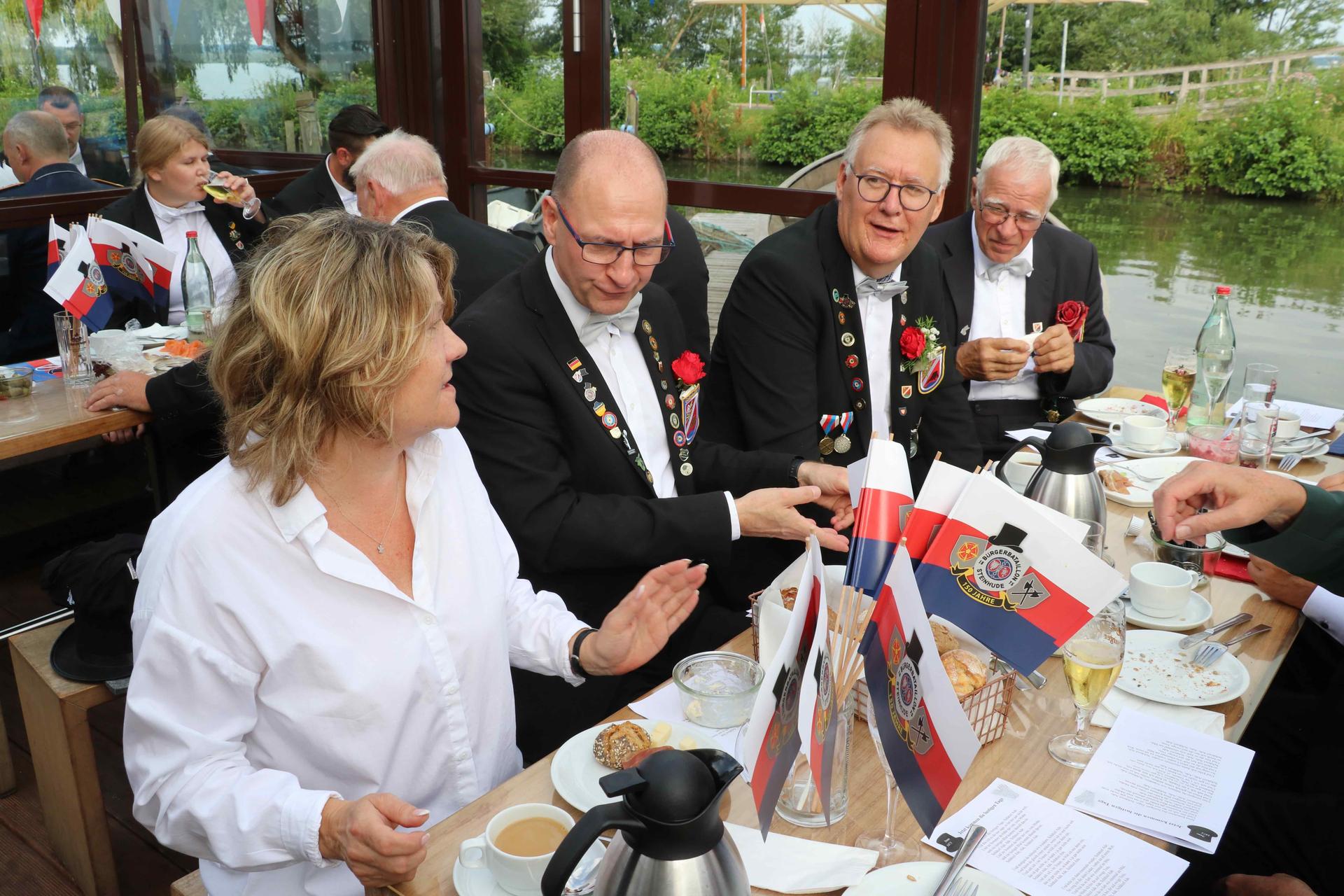 Teil des Schützenfestwochenendes: Eindrücke vom Bürgerfrühstück.  (Foto: gi)