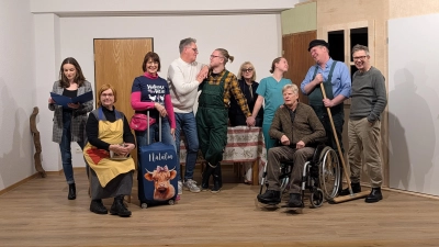 Auf der Bühne: Das Ensemble der Laienspielgruppe. (Foto: privat)