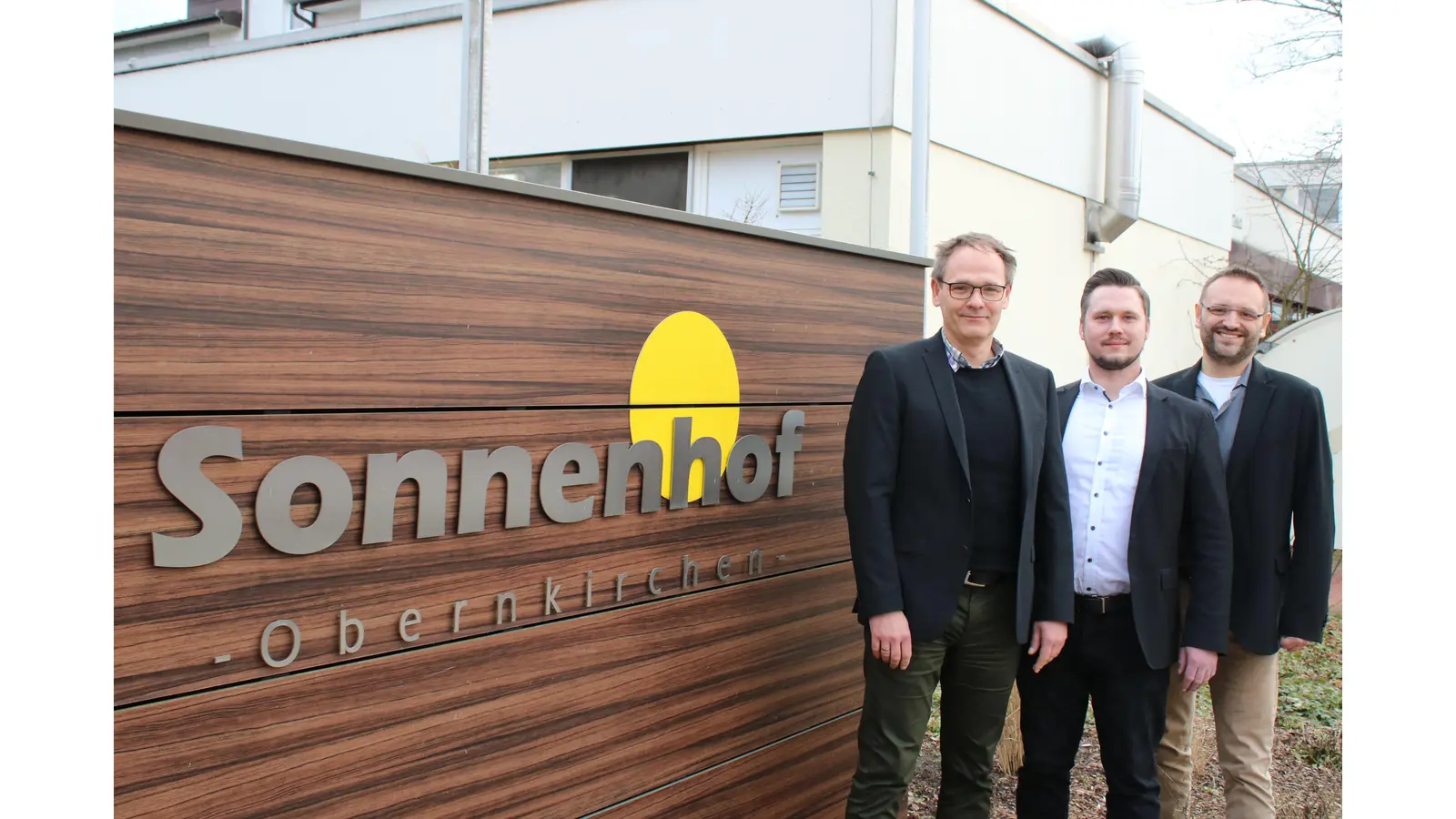 (v.l.) Thomas Erbslöh (DIAKONIE Schaumburger Land), Christopher Rogers (Evangelisches Altersheim und Sonnenhof) und Alexander Tripus (DIAKONIE Schaumburger Land) stellen die Holding mit ihren vier Einrichtungen zukunftssicher auf.  (Foto: cm)