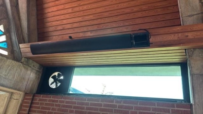 In der Corvinuskirche: Ein Strahler ist bereits montiert. (Foto: privat)