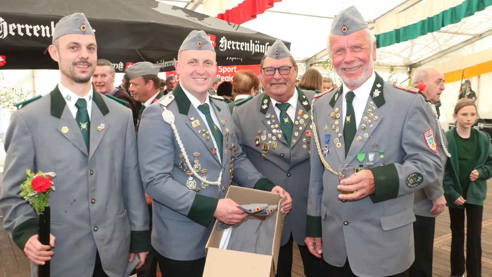 Kurz vor dem Ausmarsch (v.li.): Lennart Rodewald, JuKo-Vorsitzender Leon Troschke, Andreas Frank und Friedrich Stolte. (Foto: gi)