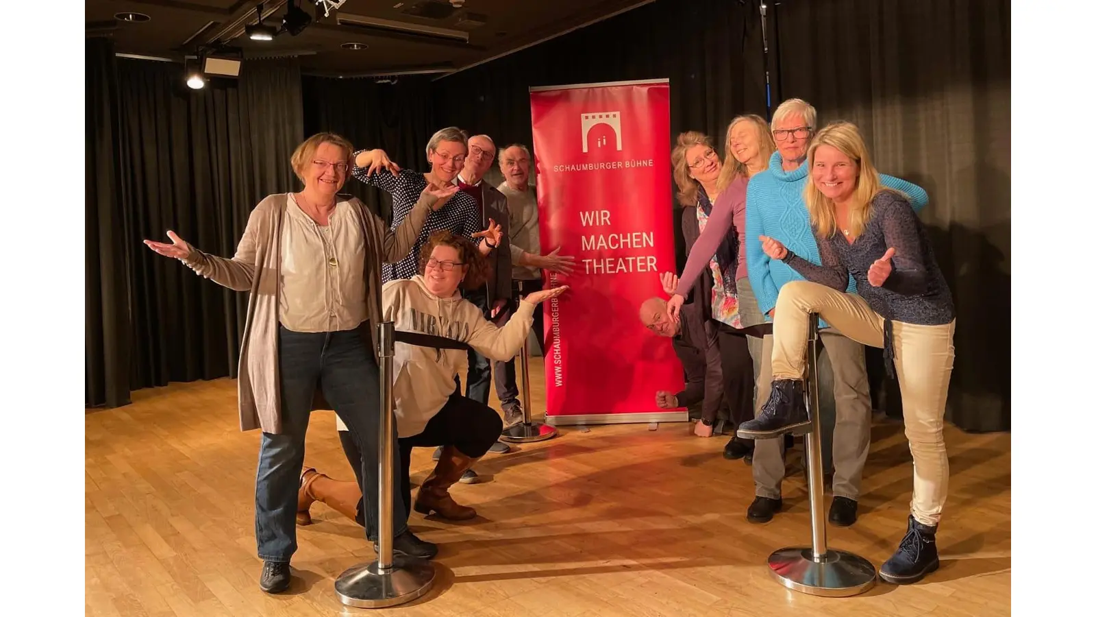 Die Schaumburger Bühne spielt in diese Saison mit „37 Ansichtskarten“ eine turbulente Komödie.  (Foto: Borchers, Bastian)