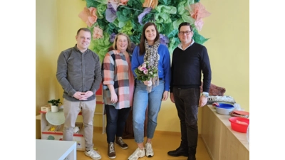 Fachgebietsleiter Alexander Brinkmann, Leitung der Julianen-Kita Jeanette Müller, Carolin Modler und Bürgermeister Axel Wohlgemuth. (Foto: privat)