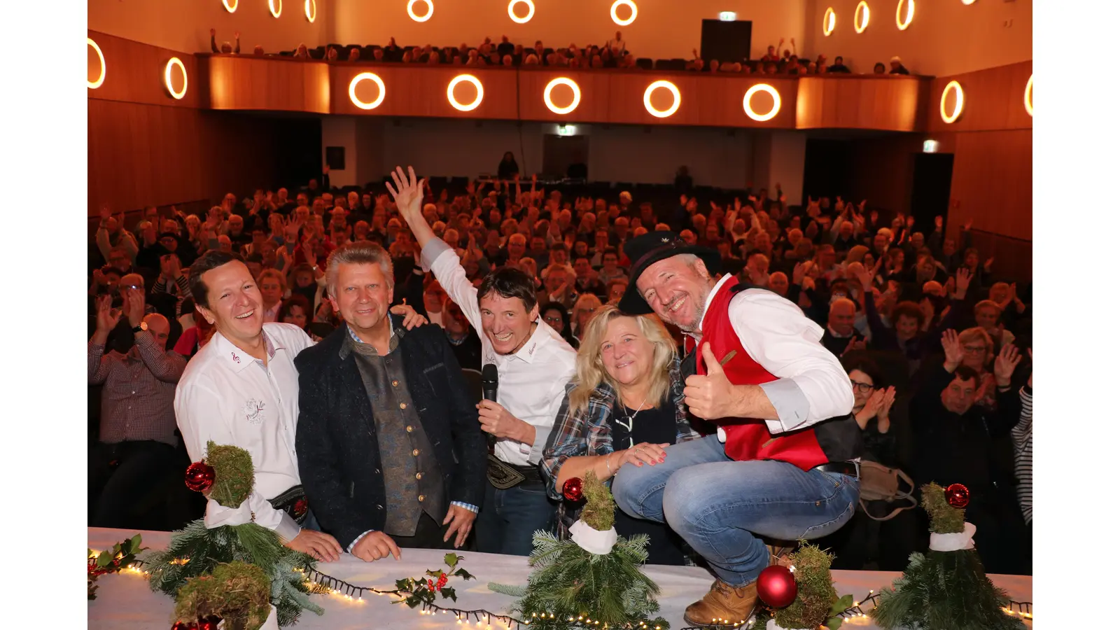 Beifall und Jubel für die Pfunds Kerle (v.li.): Josef, Uwe Heidorn, Martin, Petra Heidorn und Paul. 