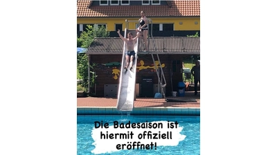 Der Ratsvorsitzende Tobias Kranz und Bürgermeisterin Dörte Worm-Kressin eröffneten das Sonnenbrinkbad.  (Foto: privat)