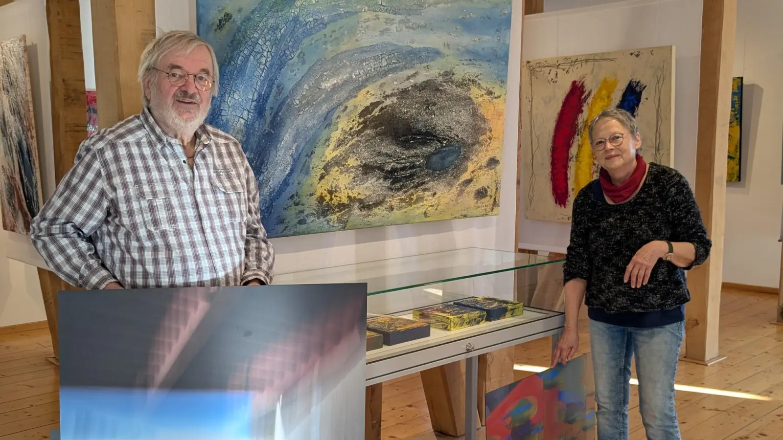 Bereiten die Ausstellung vor: Das Künstlerehepaar Anka und Heiko Knechtel (Foto: privat)