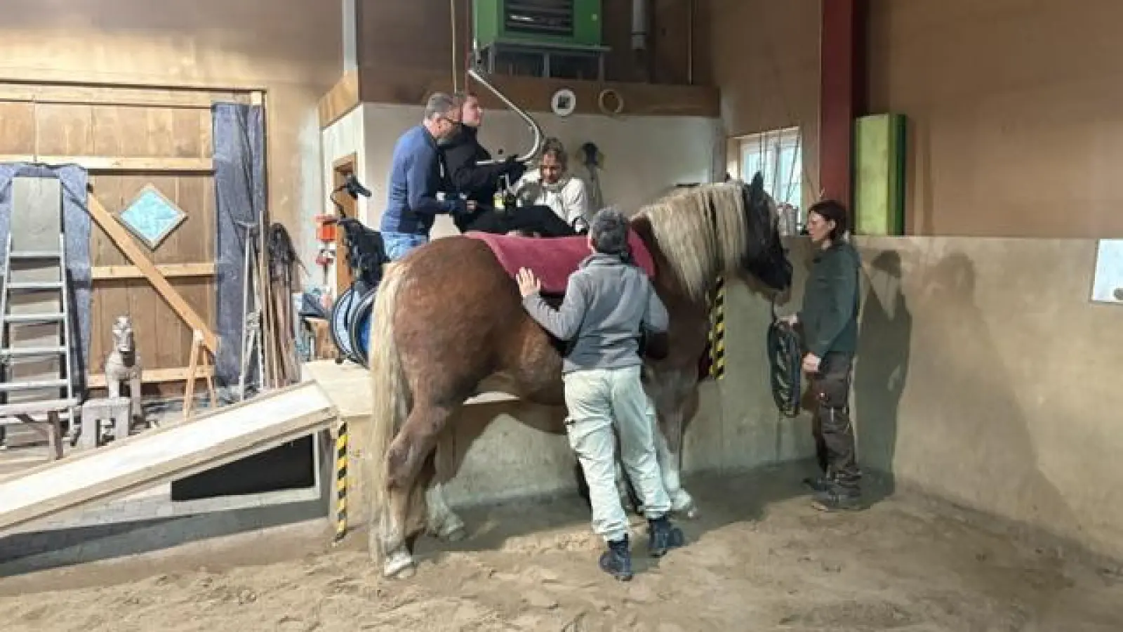 Neu angeschafft: Ein Lifter für beeinträchtigte Menschen.  (Foto: privat)