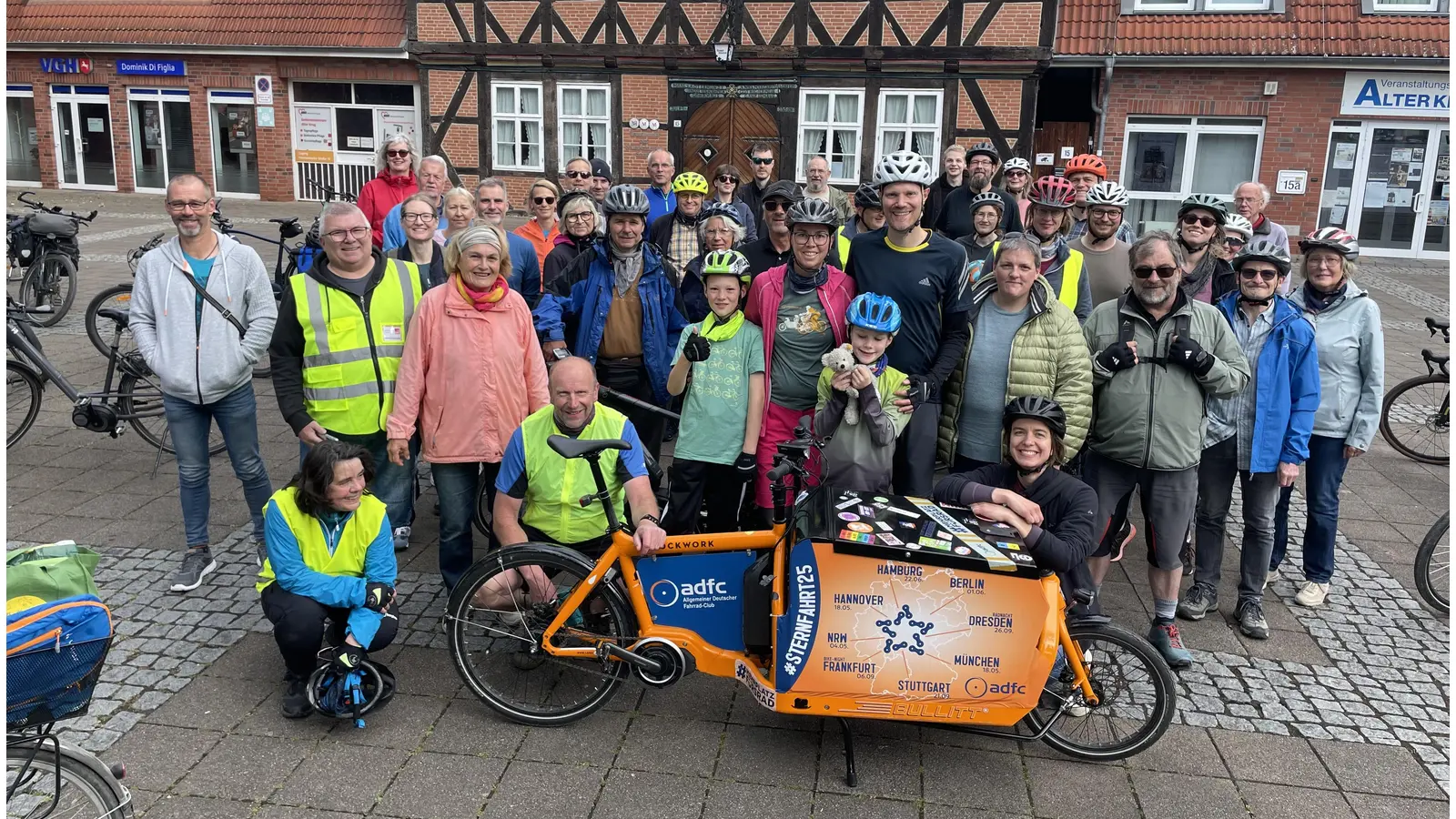 Bei der Auftakttour in Seelze: Eine Gruppe aus Wunstorf. (Foto: privat)