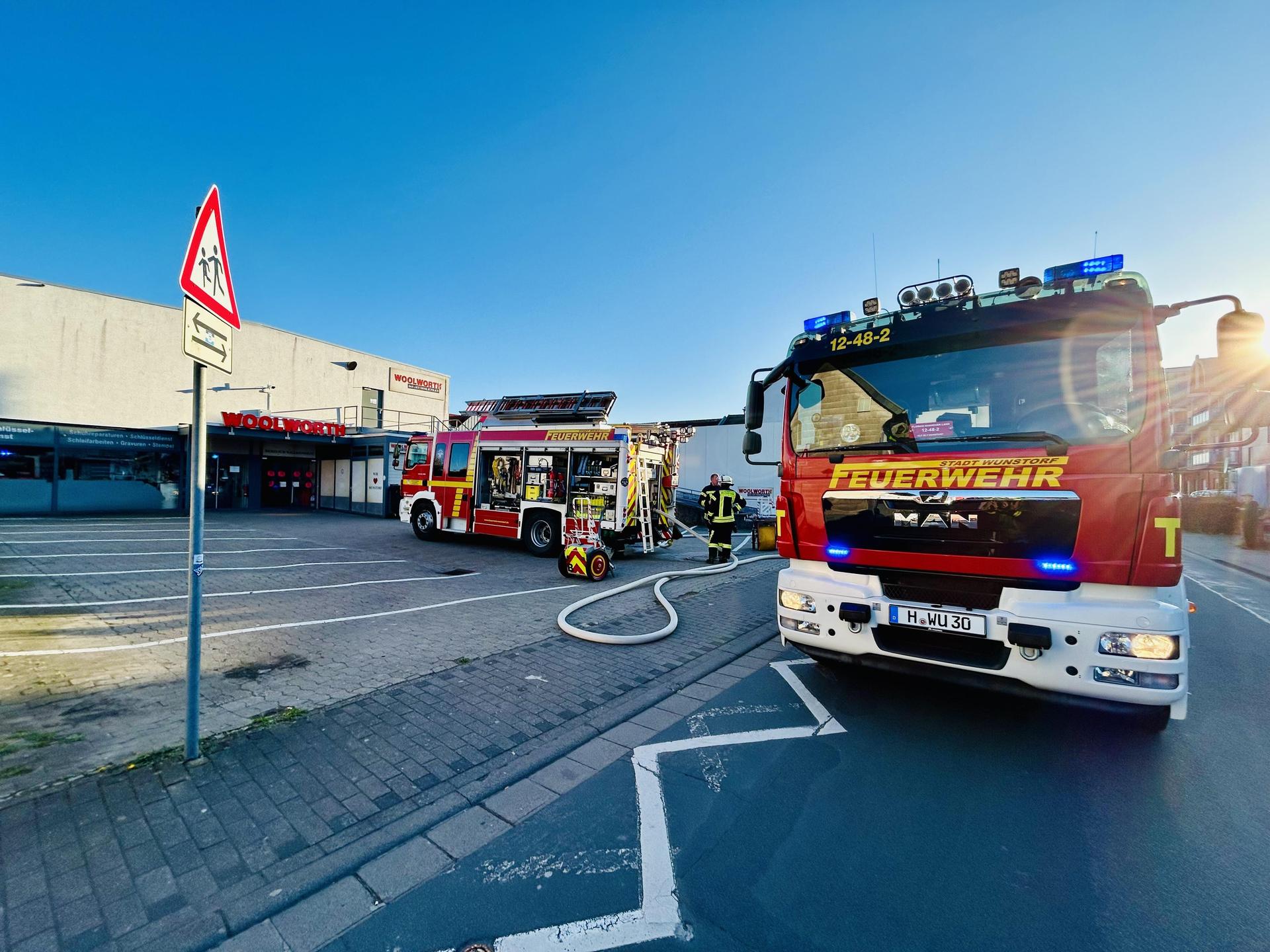 Im Einsatz: Die Feuerwehr. (Foto: Feuerwehr)