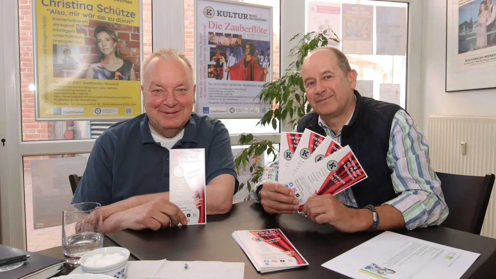 Haben das neue Programm vorgestellt (v.li.): Hermann Kasten und Oliver Pohl. (Foto: tau)